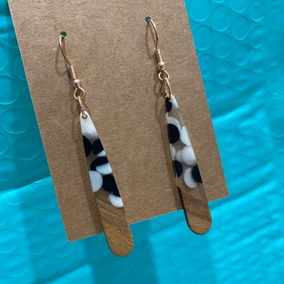 Bohemian Handcrafted wood resin earrings - Picture 1 of 2